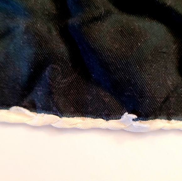 Vintage Square scarf - Picture 4 of 5